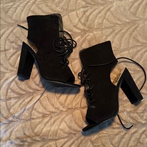 Elegant Black Lace-Up Women's Heels